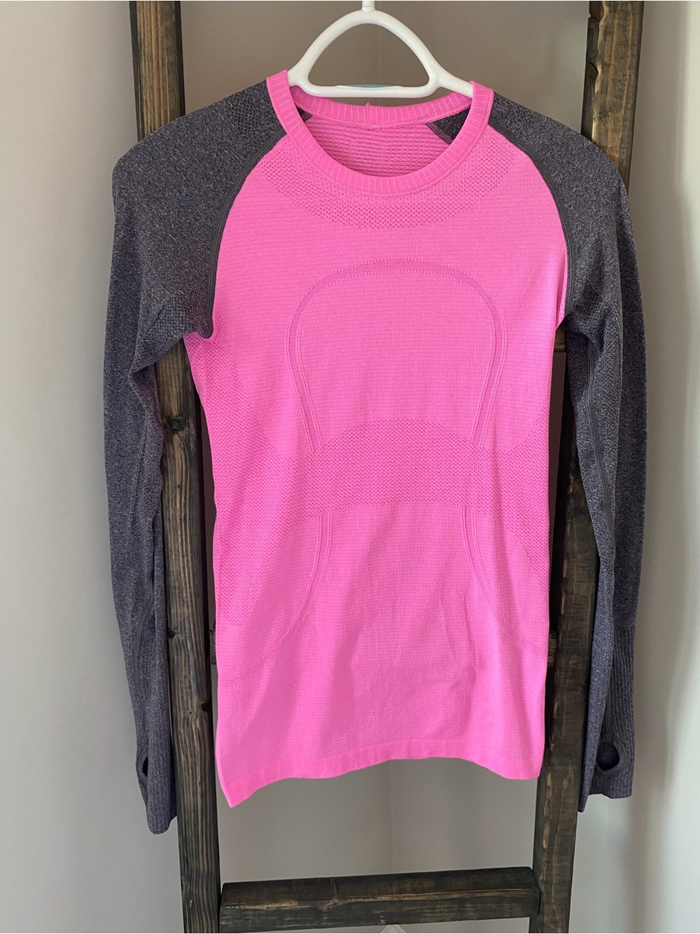 Lululemon Swiftly Tech long sleeve size 4